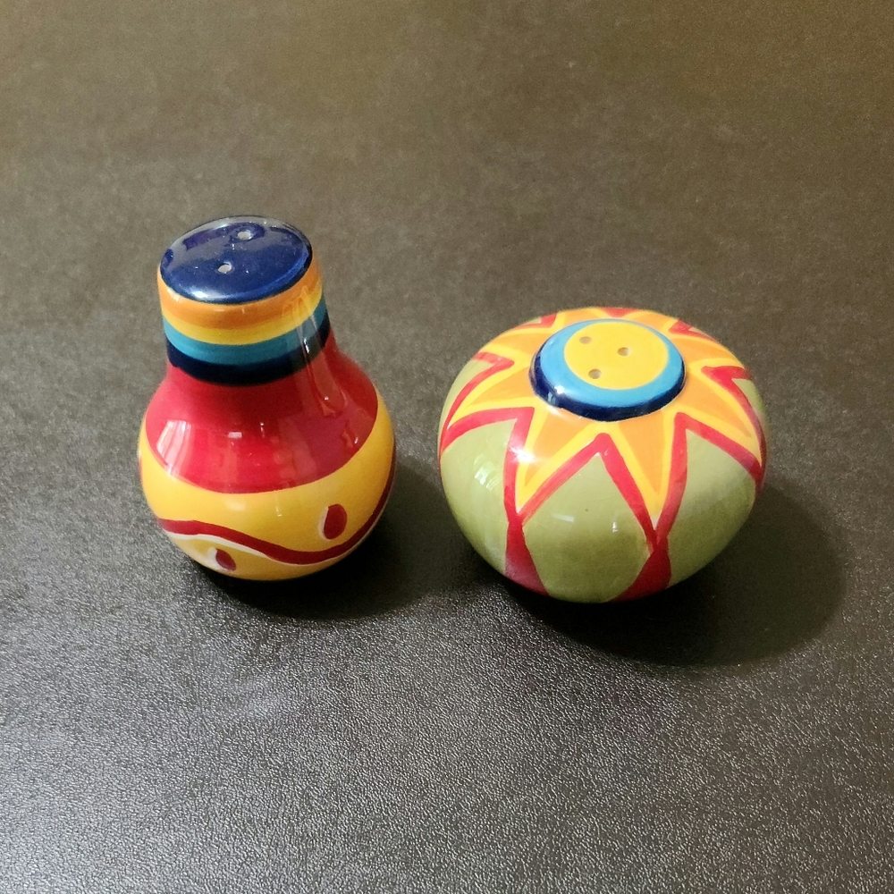 Aztec salt and pepper shakers